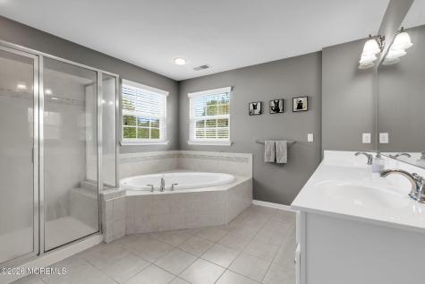 17 Carriage Way Barnegat NJ 08005