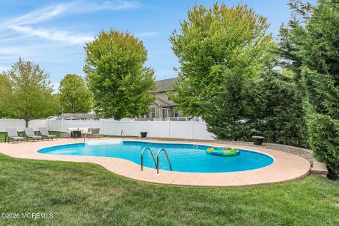17 Carriage Way Barnegat NJ 08005