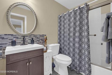 29B Easton Drive Whiting NJ 08759