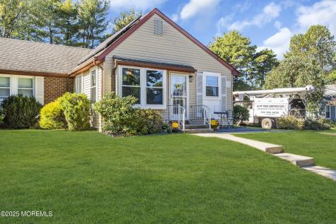 29B Easton Drive Whiting NJ 08759