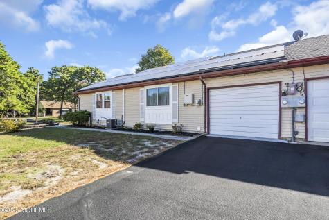 29B Easton Drive Whiting NJ 08759