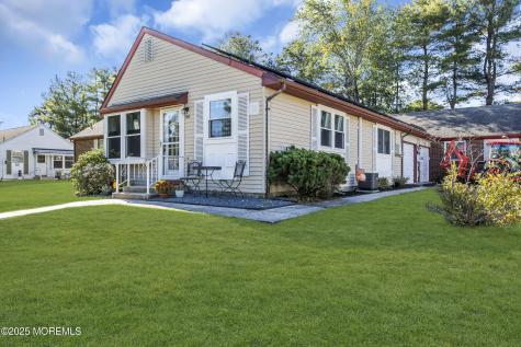 29B Easton Drive Whiting NJ 08759