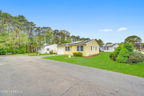 83 Falmouth Avenue Manchester NJ 08759