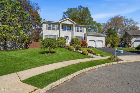 5 Lusia Court Howell NJ 07731