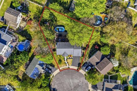 5 Lusia Court Howell NJ 07731