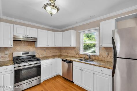 10 Lakeside Avenue Rumson NJ 07760