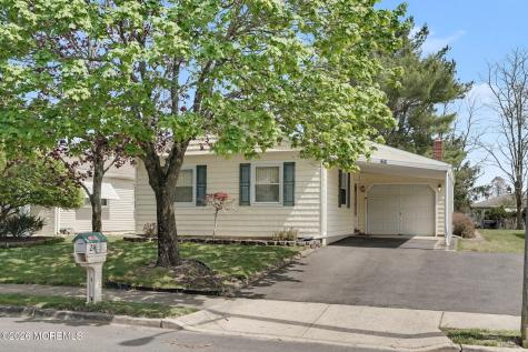 24 Encinitas Drive Toms River NJ 08757