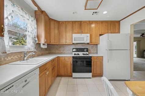 24 Encinitas Drive Toms River NJ 08757