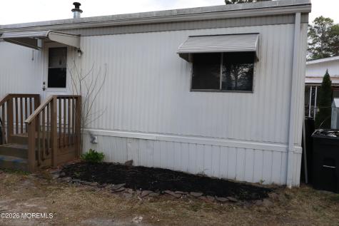 14 Kingfisher Way Whiting NJ 08759