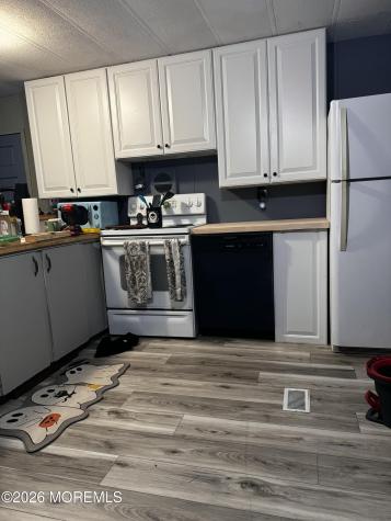 14 Kingfisher Way Whiting NJ 08759