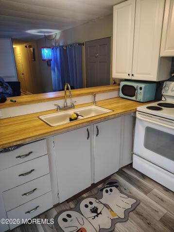 14 Kingfisher Way Whiting NJ 08759