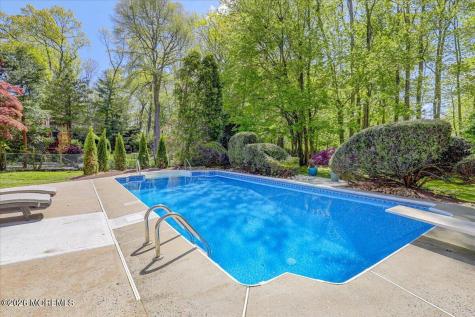 9 Manor Court Manalapan NJ 07726