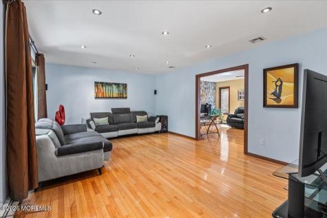 9 Manor Court Manalapan NJ 07726