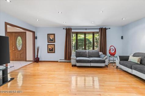9 Manor Court Manalapan NJ 07726