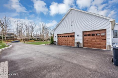 1074 Prospect Avenue Manahawkin NJ 08050