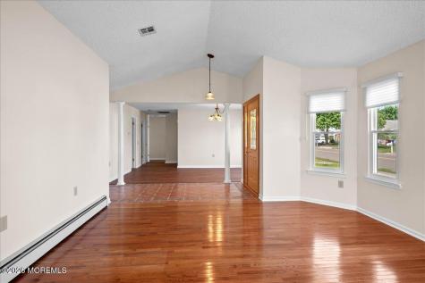2 Blyth Court Toms River NJ 08757