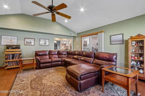 21 Appletree Road Howell NJ 07731