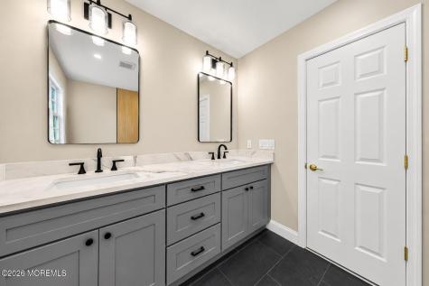 21 Terry Lane Middletown NJ 07748