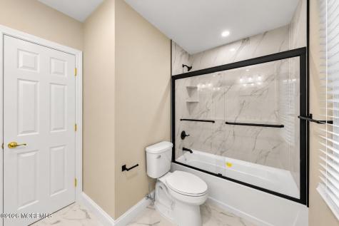 21 Terry Lane Middletown NJ 07748