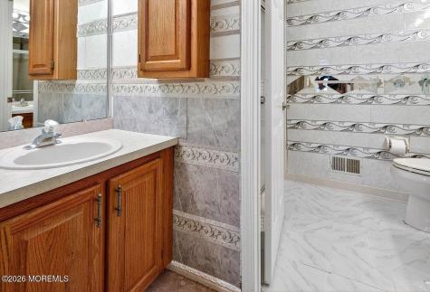 204 Deanne Drive Lakewood NJ 08701