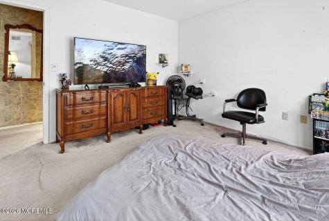 204 Deanne Drive Lakewood NJ 08701