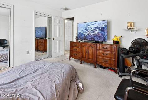 204 Deanne Drive Lakewood NJ 08701