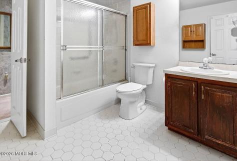 204 Deanne Drive Lakewood NJ 08701
