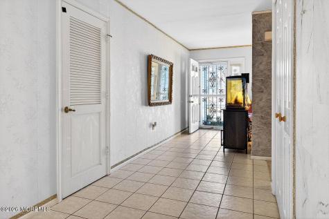 204 Deanne Drive Lakewood NJ 08701