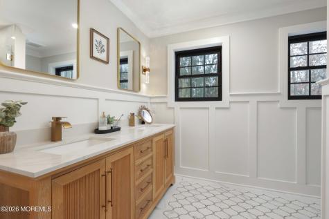 757 Nutswamp Road Red Bank NJ 07701