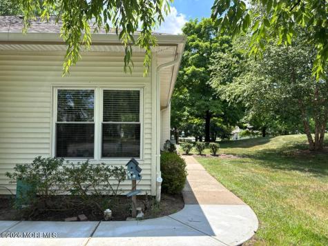 218 Ravenswood Road Englishtown NJ 07726