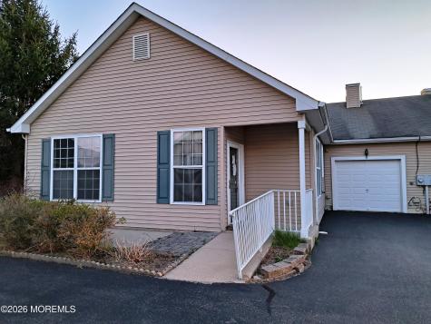 35 Fennel Court Manchester NJ 08759