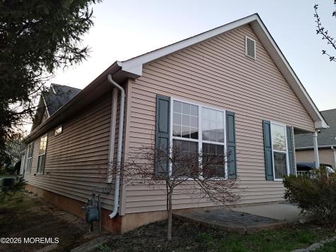 35 Fennel Court Manchester NJ 08759