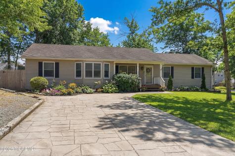 161 Mooring Road Manahawkin NJ 08050