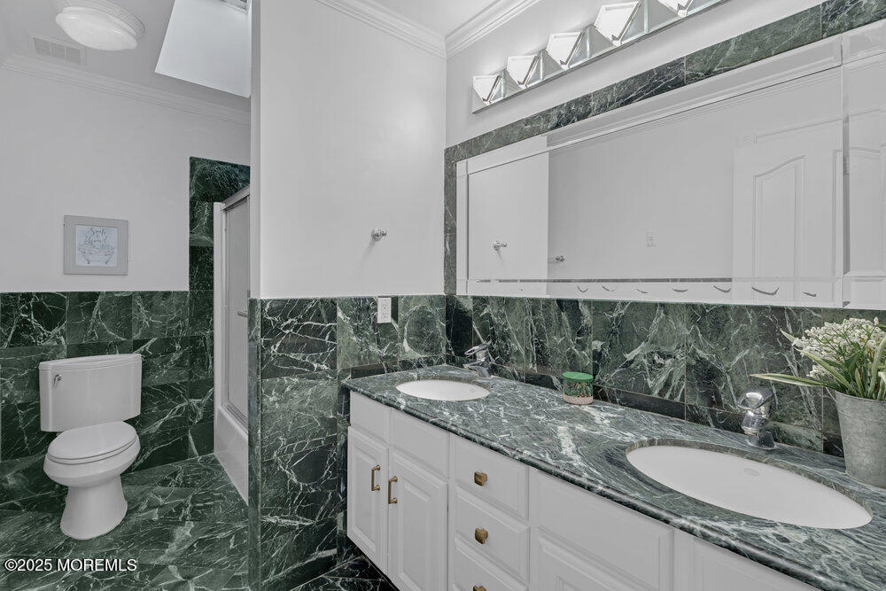 176 Oakland Mills Road Manalapan NJ 07726