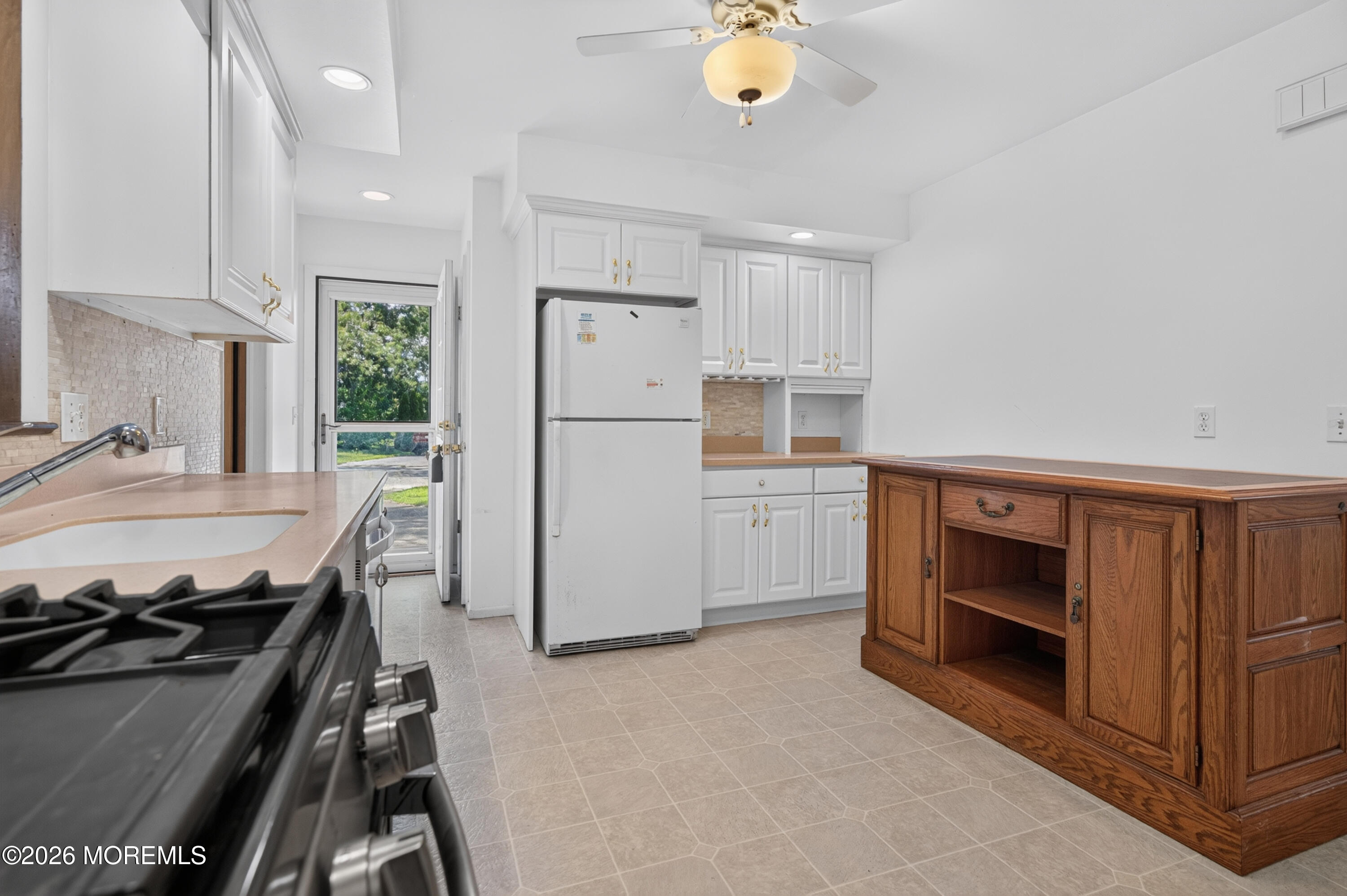 17 Railroad Avenue Beachwood NJ 08722