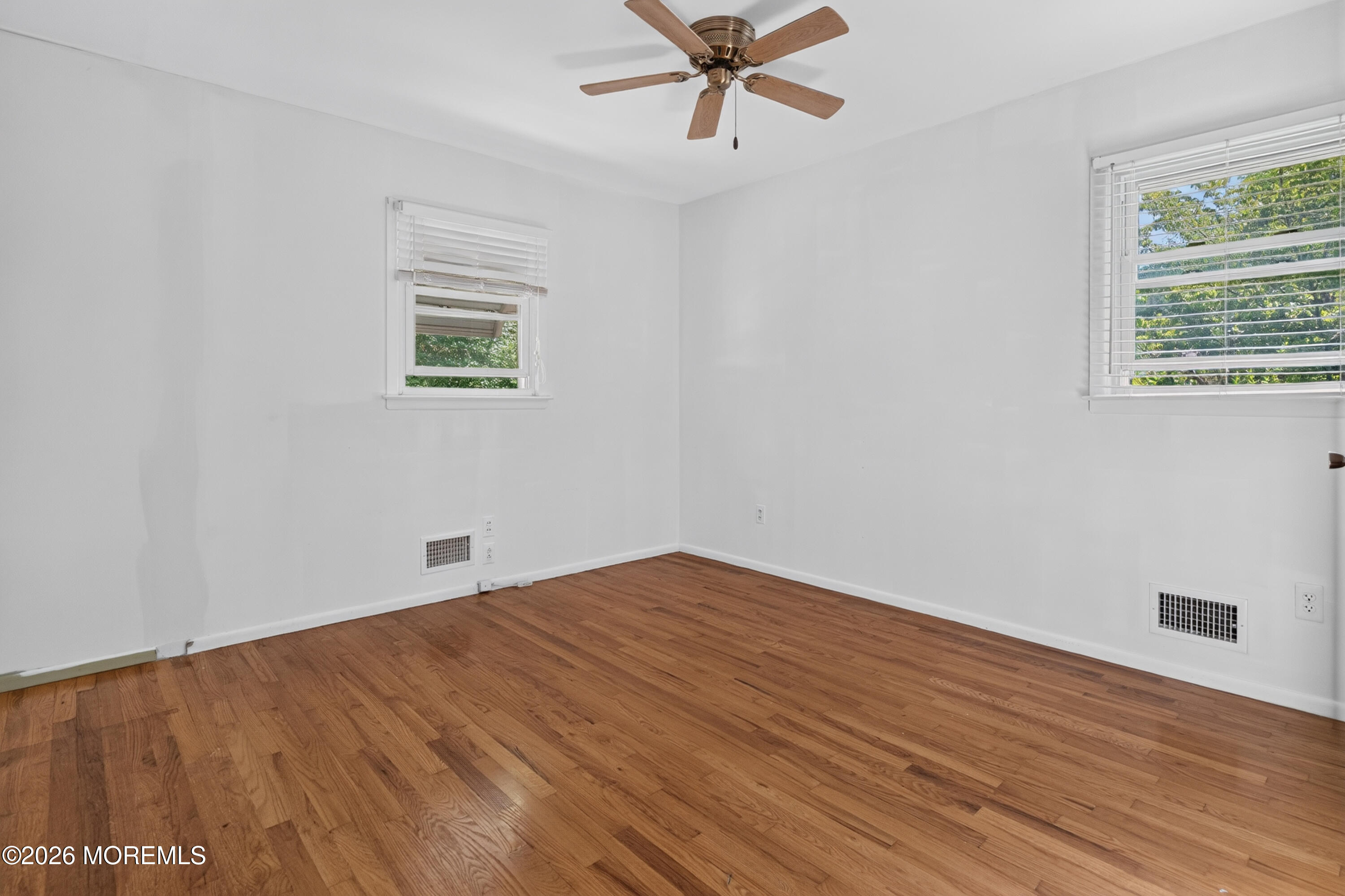 17 Railroad Avenue Beachwood NJ 08722