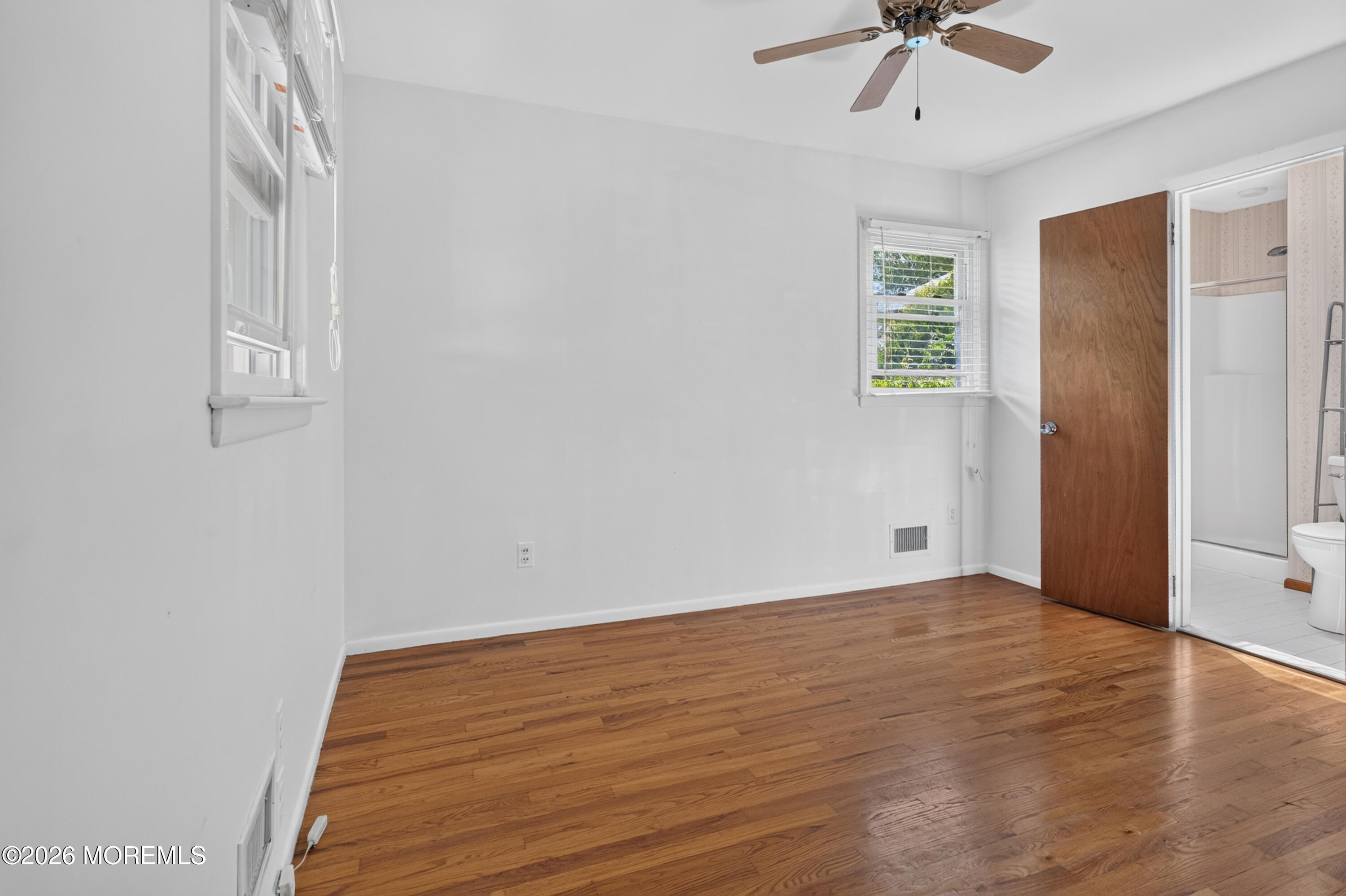 17 Railroad Avenue Beachwood NJ 08722