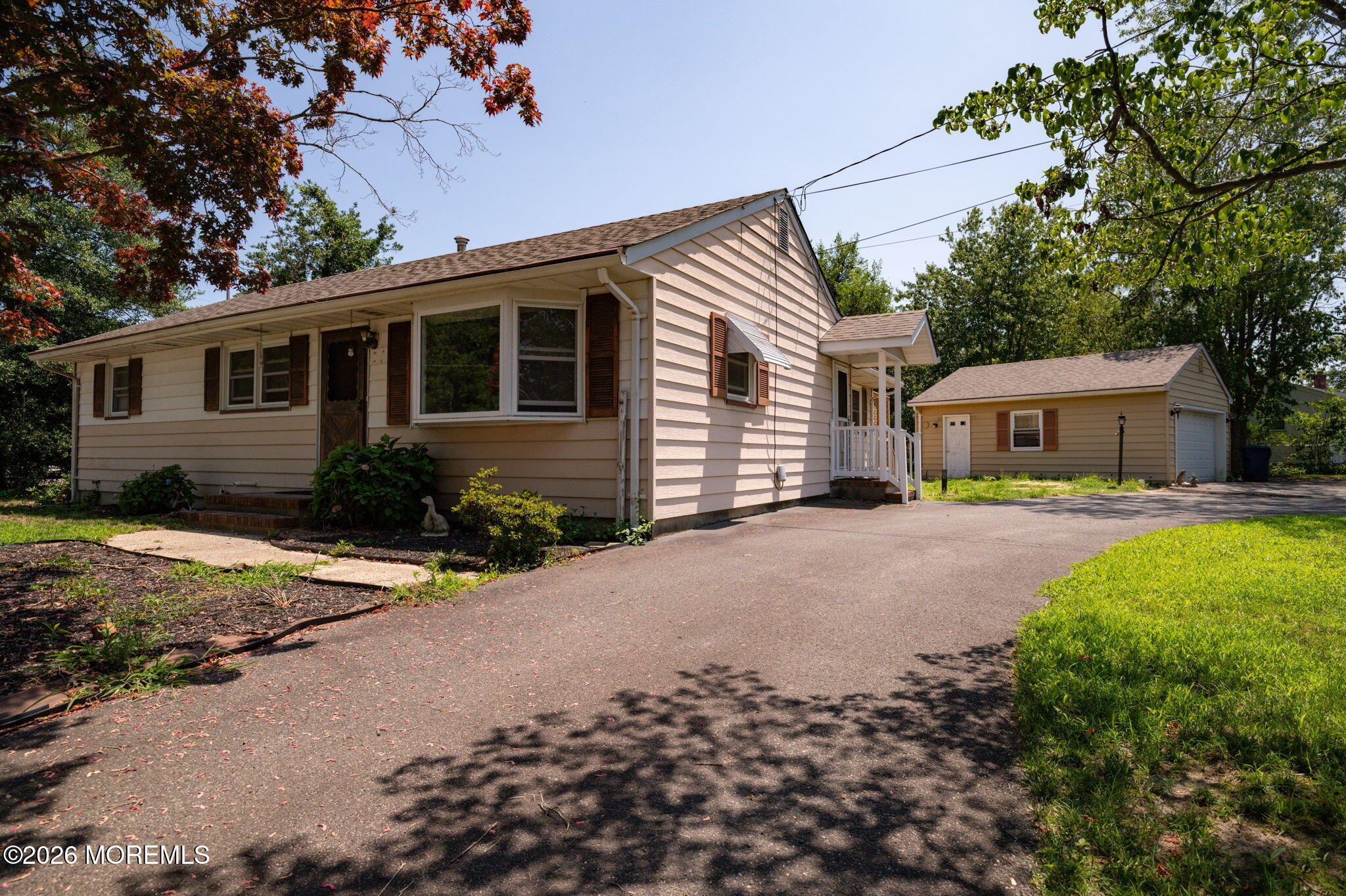 17 Railroad Avenue Beachwood NJ 08722