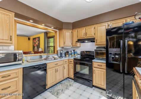 9 Barry Lane Hazlet NJ 07730