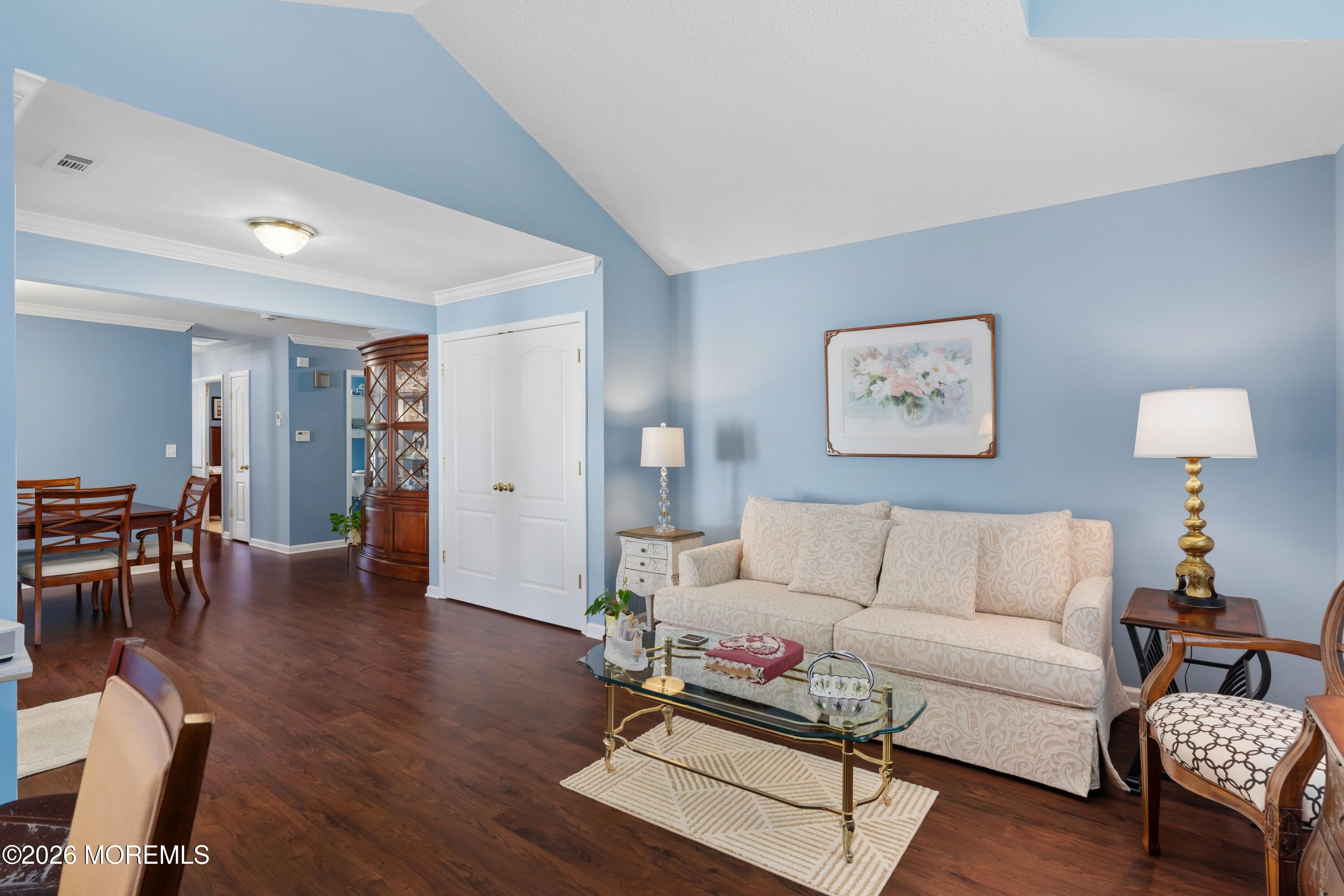 9 Eaton Court Jackson NJ 08527