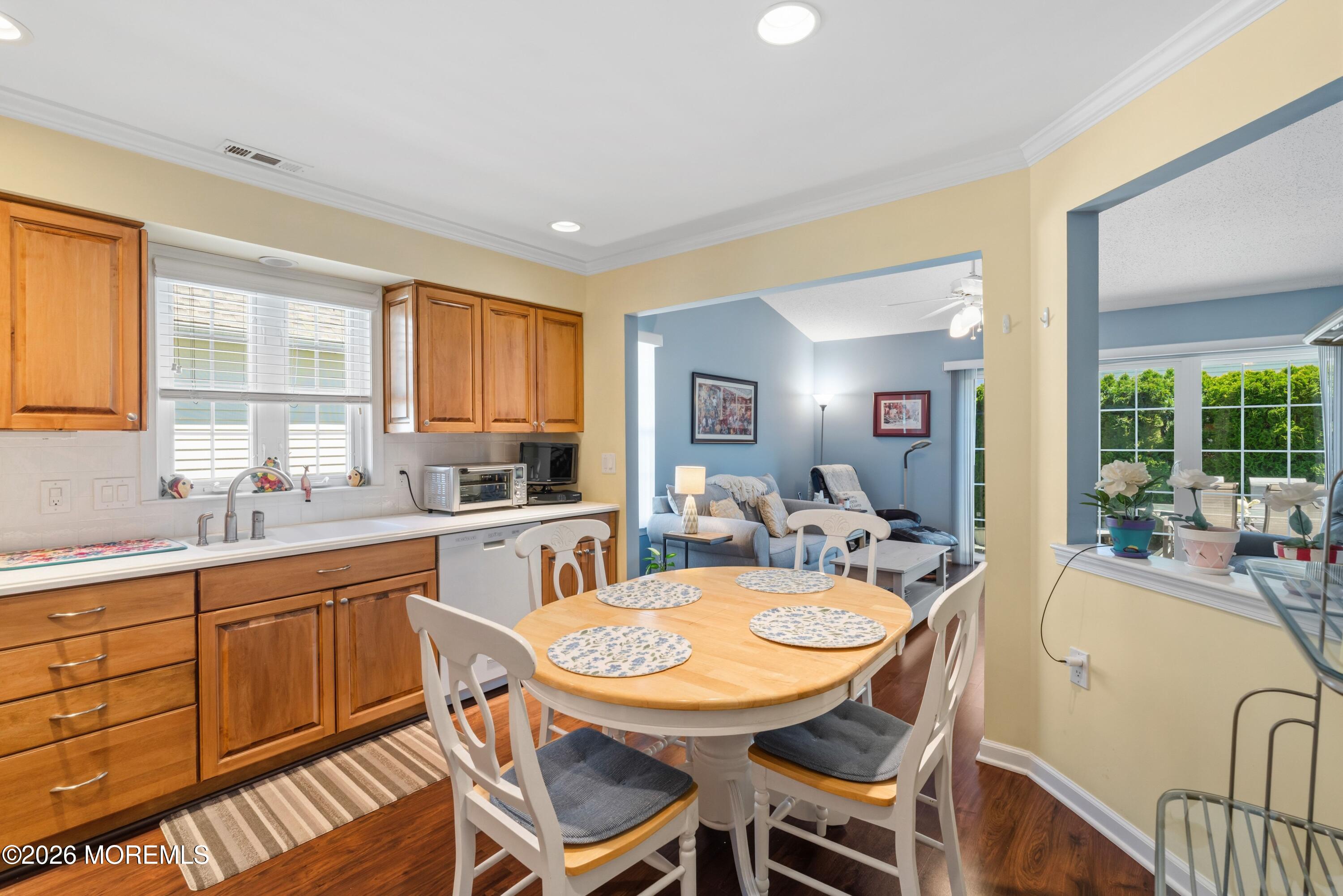 9 Eaton Court Jackson NJ 08527