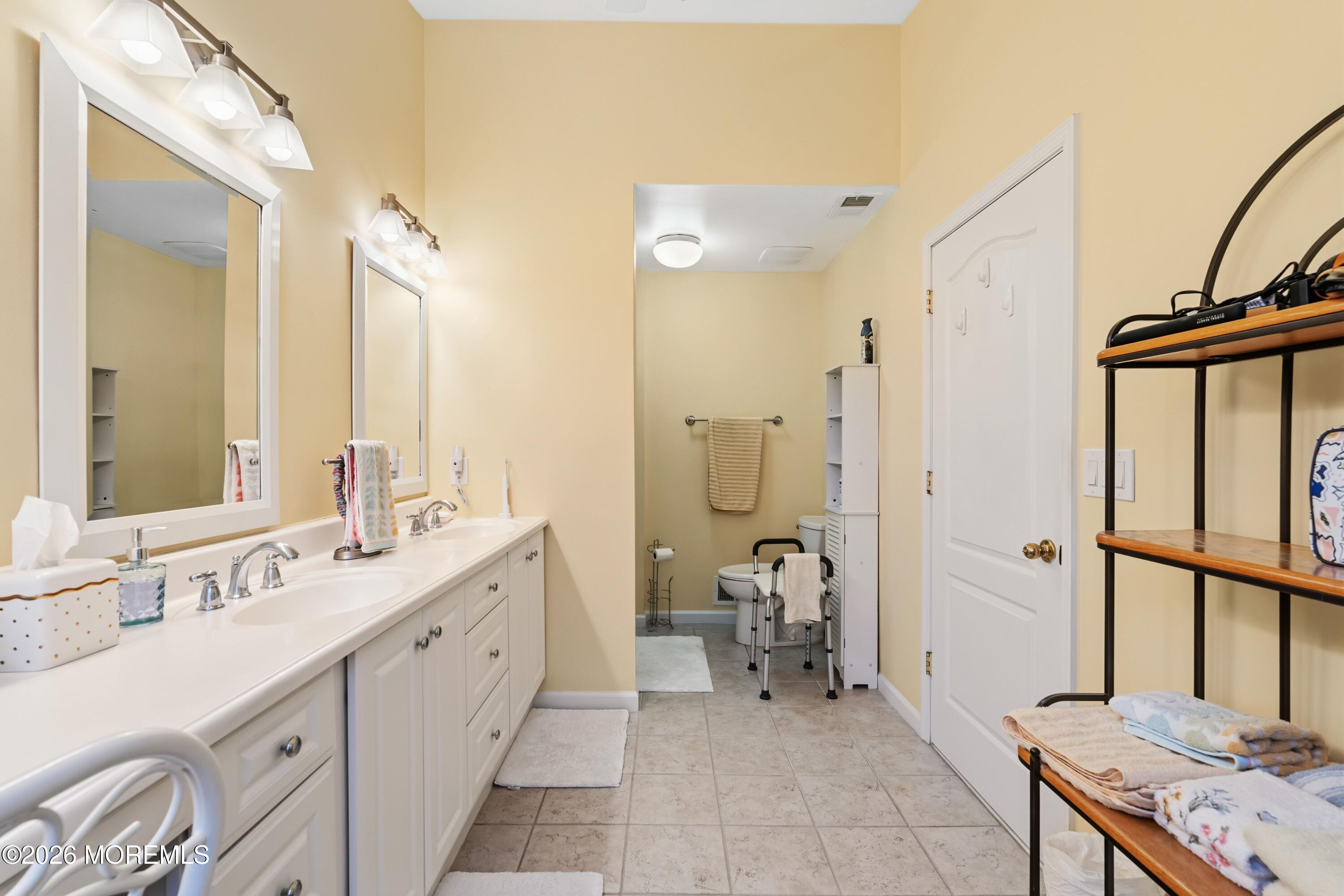 9 Eaton Court Jackson NJ 08527
