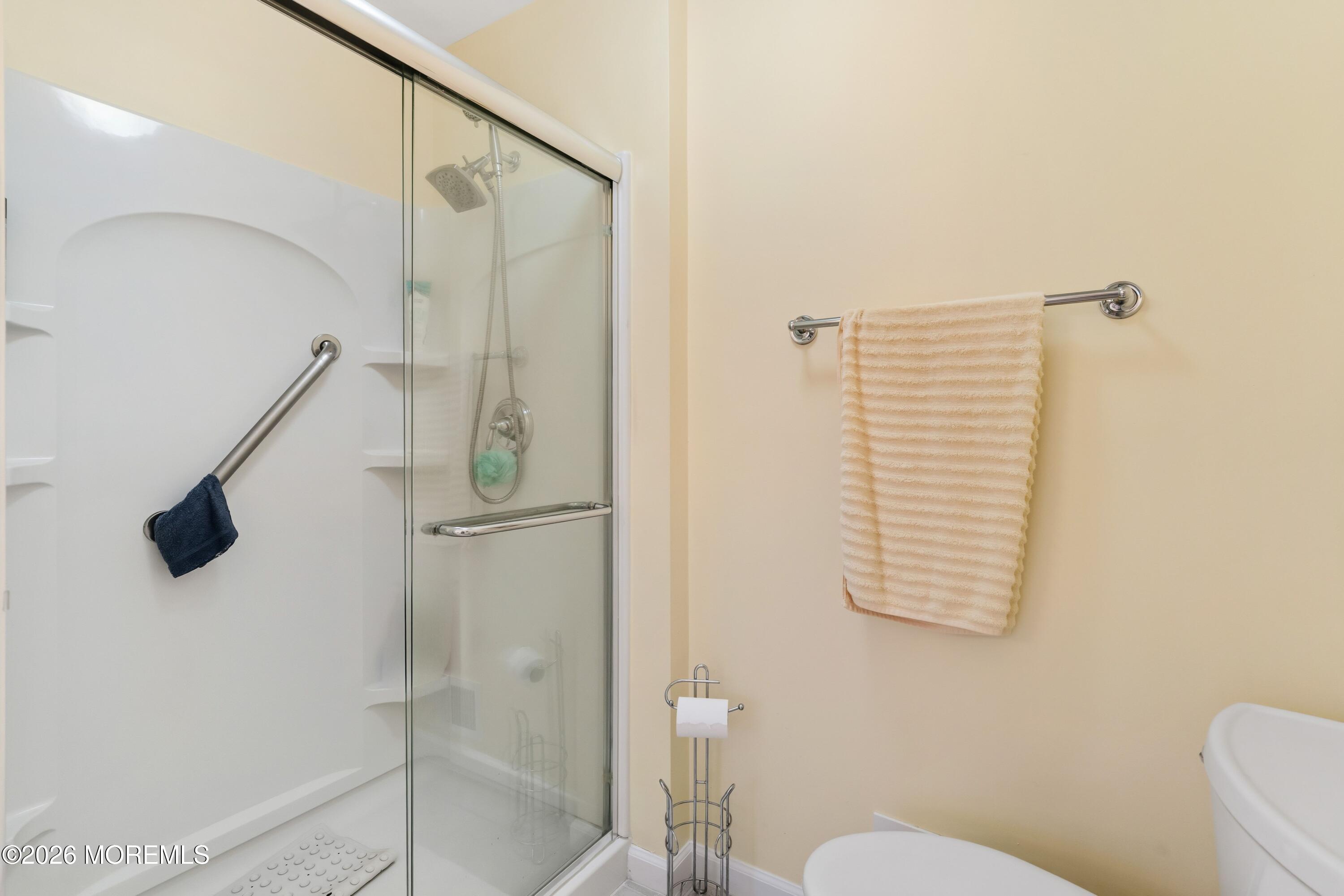 9 Eaton Court Jackson NJ 08527