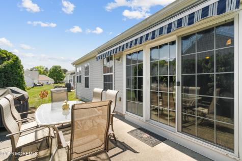 9 Eaton Court Jackson NJ 08527