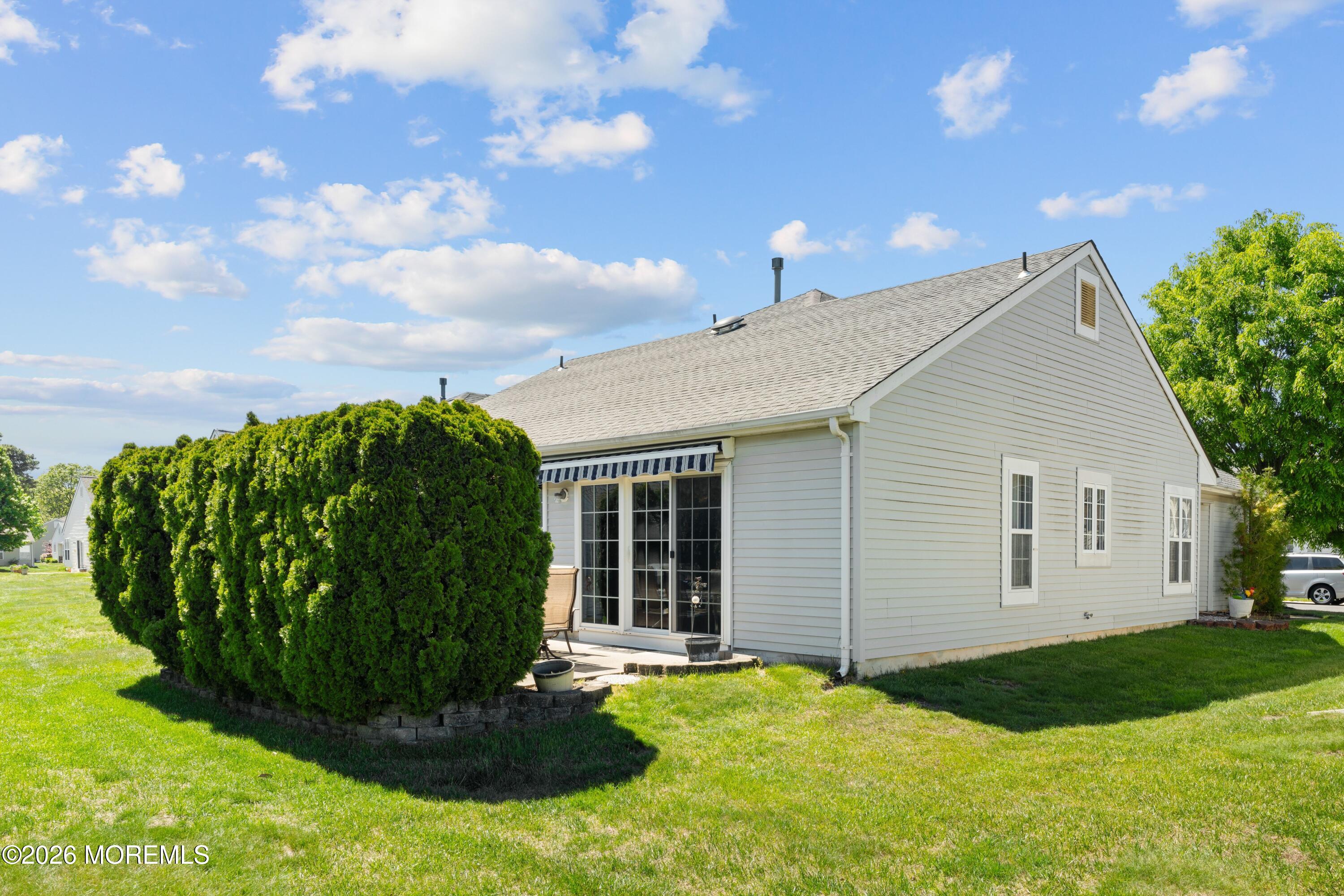 9 Eaton Court Jackson NJ 08527