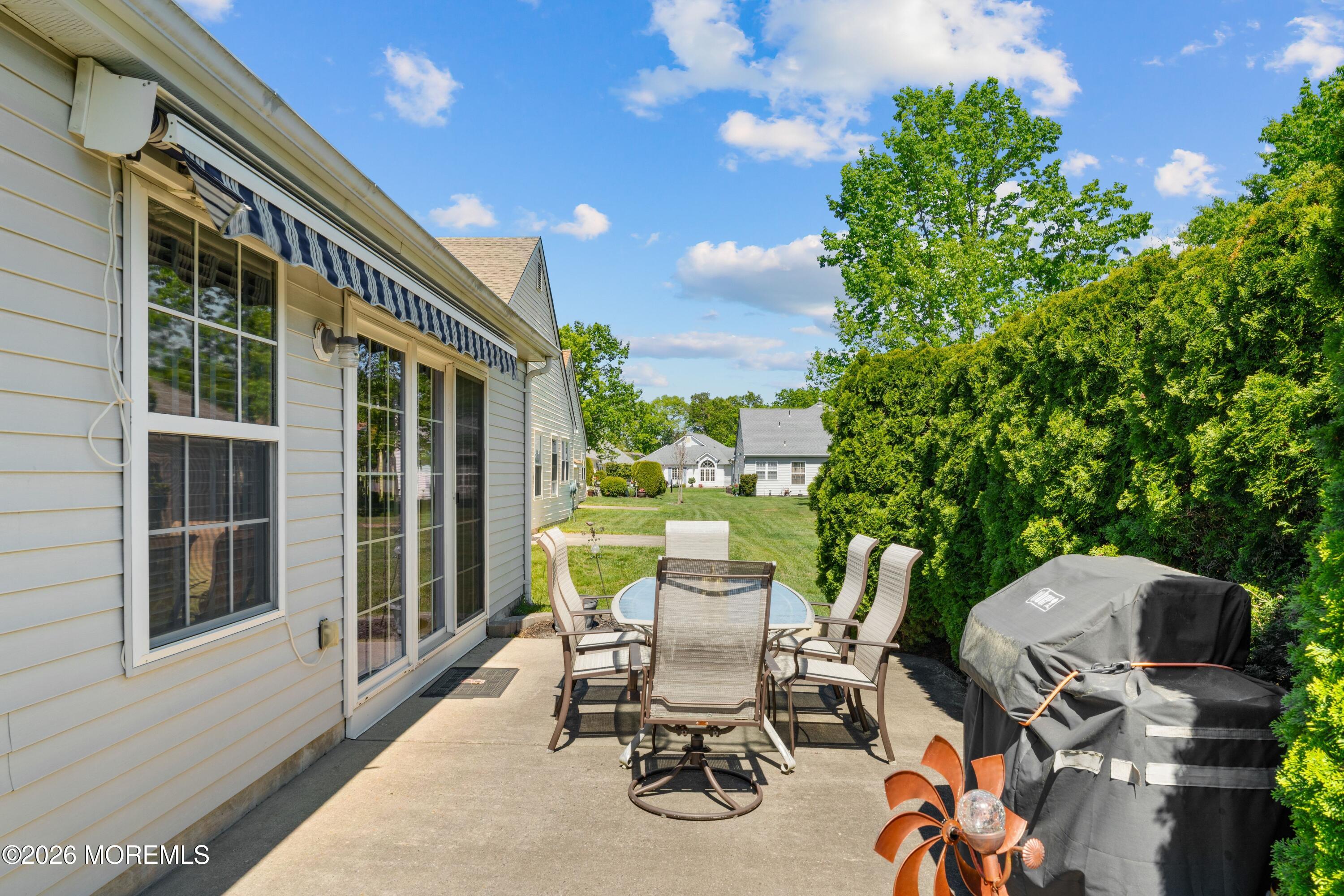 9 Eaton Court Jackson NJ 08527