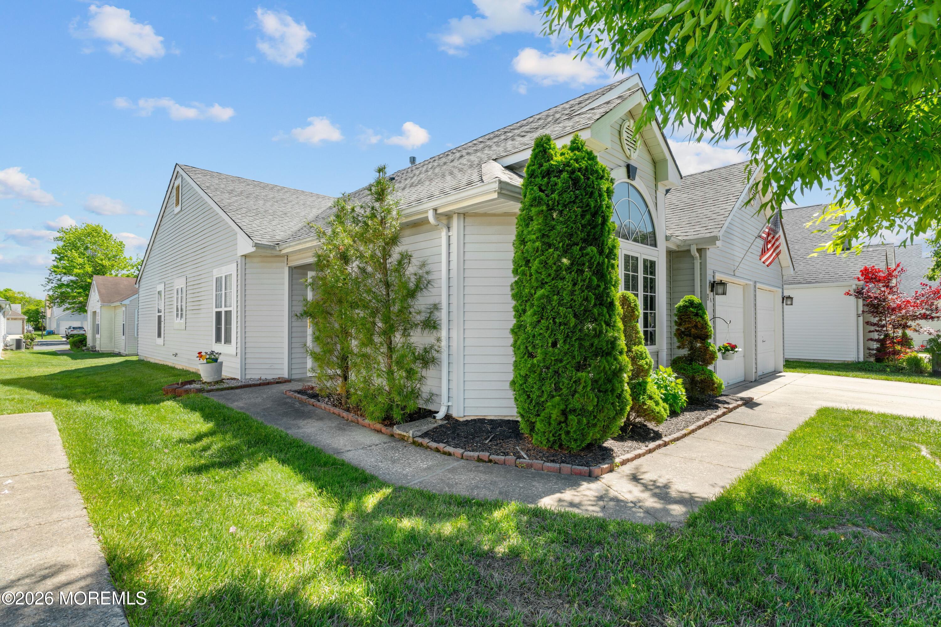 9 Eaton Court Jackson NJ 08527