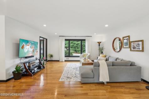 2 Green Meadow Drive Tinton Falls NJ 07724