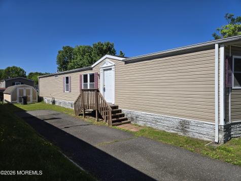 33 Ruffian Way Howell NJ 07731