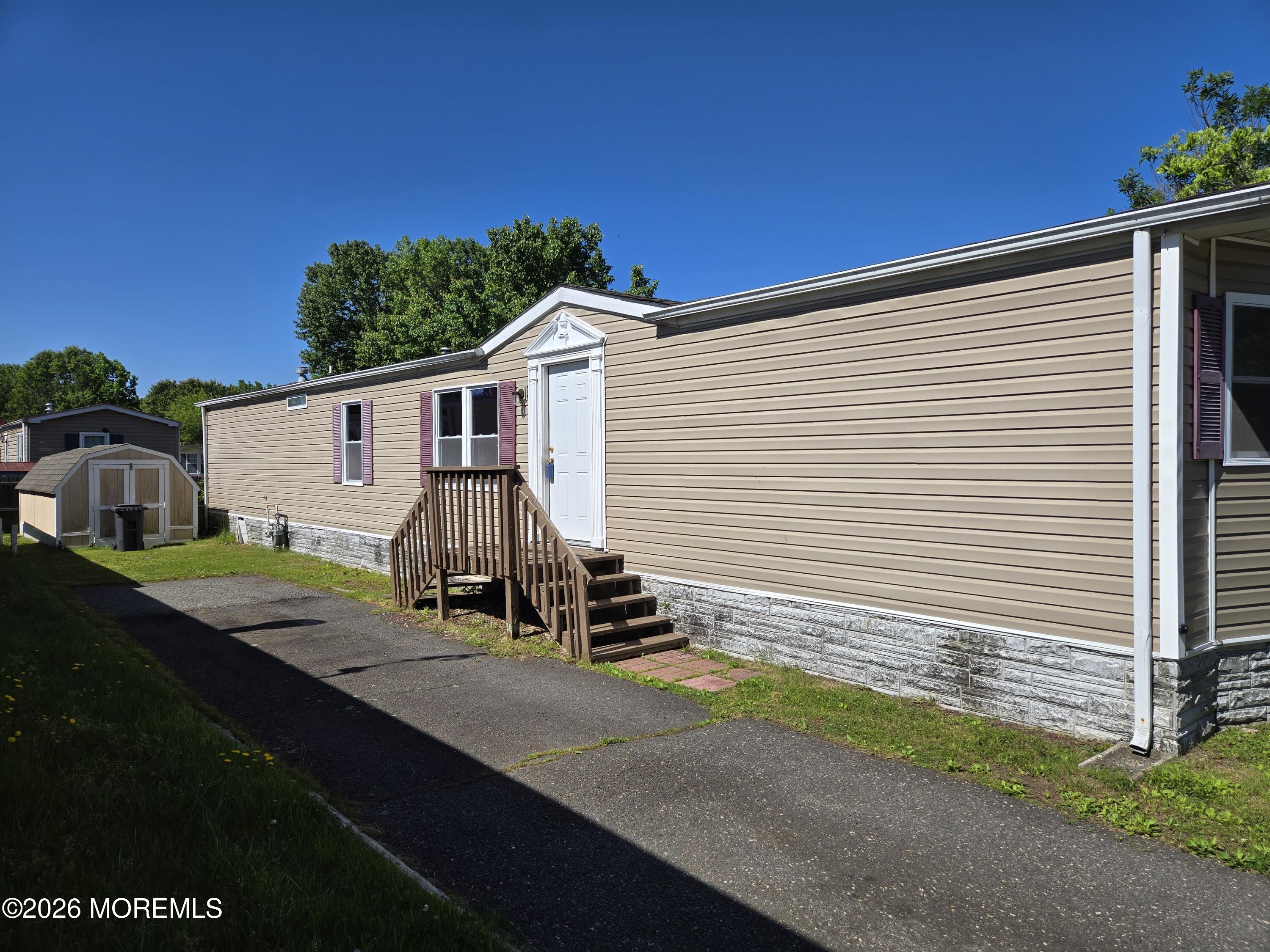 33 Ruffian Way Howell NJ 07731